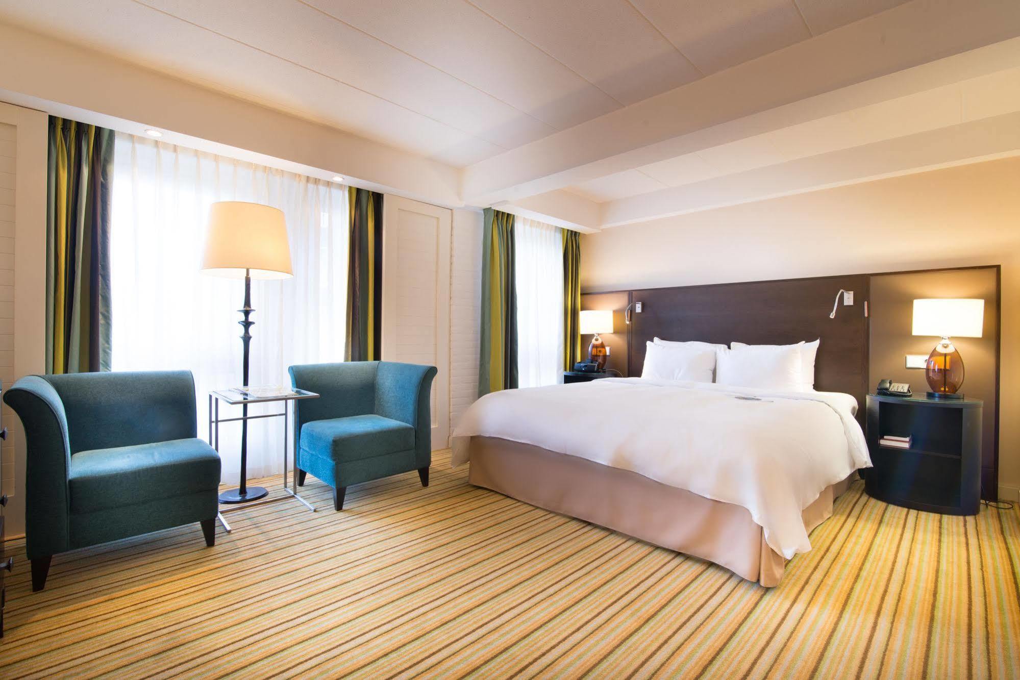 Renaissance Amsterdam Hotel Exteriör bild Deluxe Room
